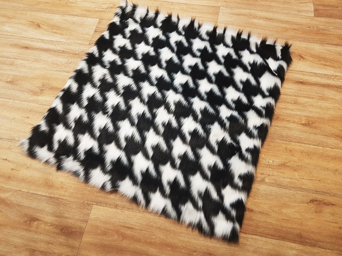 Luxury Tissavel Houndstooth Faux Fur Cat Blanket
