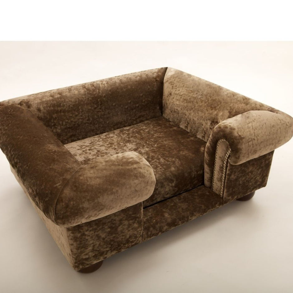 Luxury Buckingham Cat Chesterfield Bed Truffle Crushed Velvet