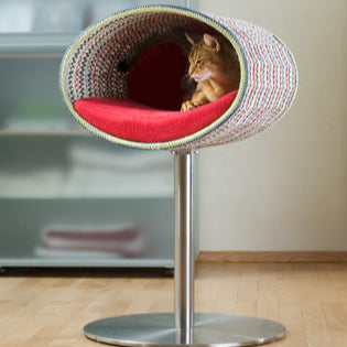 Luxury Rondo Crochet Cat Stand Red