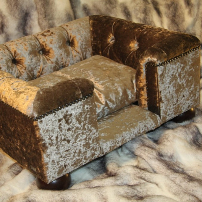 Sandringham Cat Chesterfield Truffle Crushed Velvet