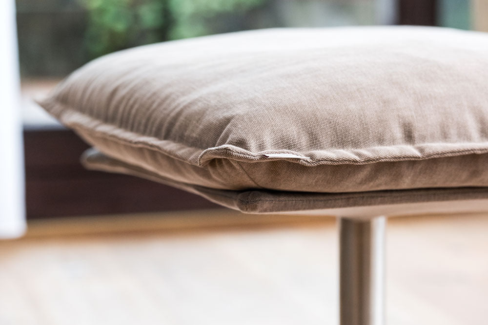 Luxury Poet Cat Bed Stand