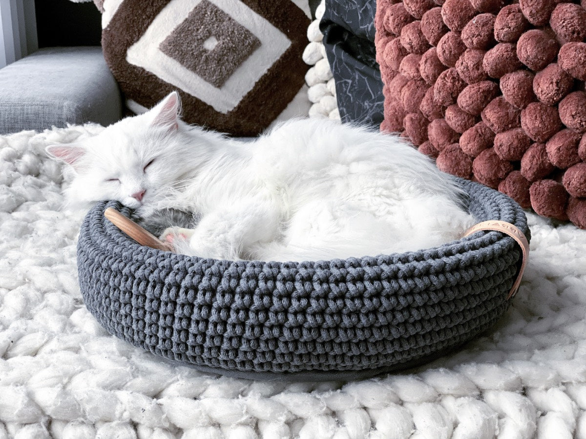 Coco Cat Bed Anthracite Grey by Labbvenn