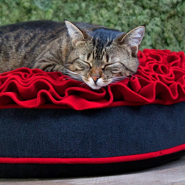 Luxury Lounge Rose Cat Bed Red 4