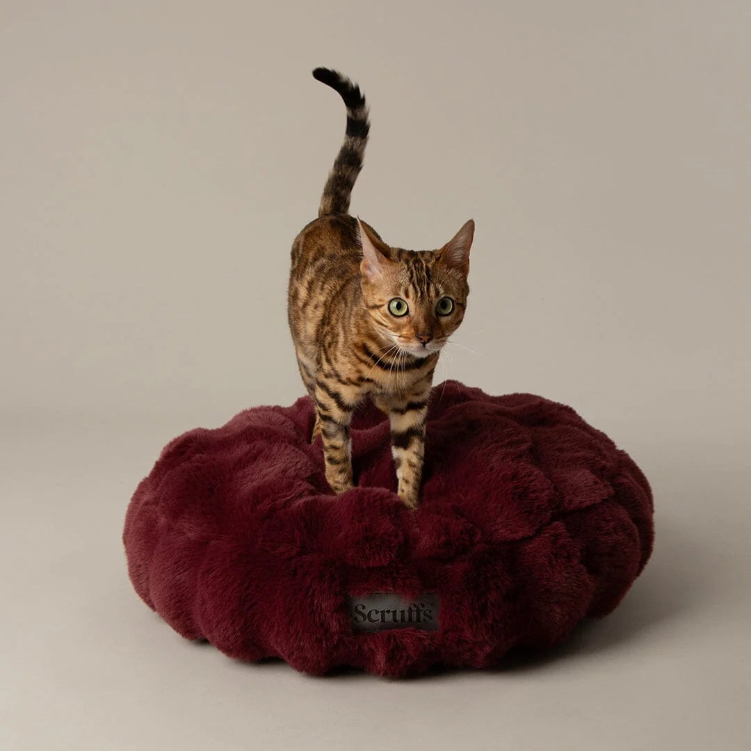 Scruffs Festive Fur Cat Bed - Burgundy