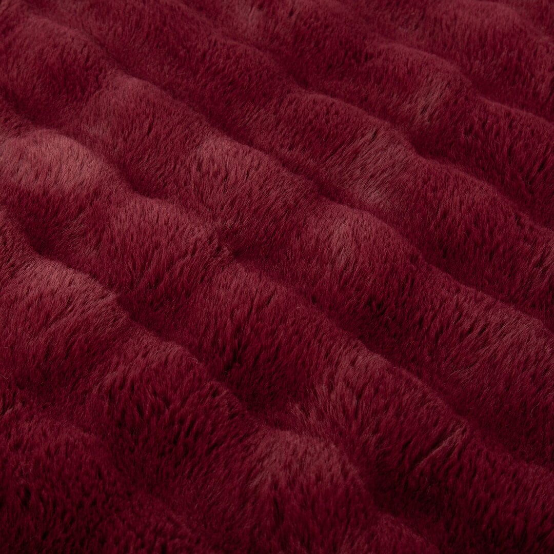 Scruffs Festive Fur Cat Bed - Burgundy