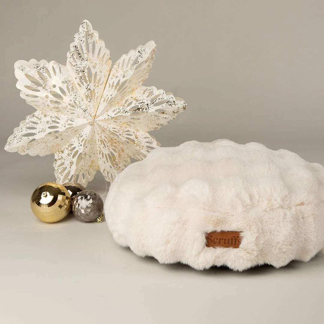 Scruffs Festive Fur Cat Bed - Cream