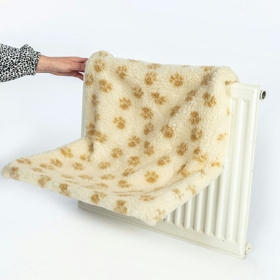 Sherpa Fleece Kumfy Kradle Radiator Cat Bed by Danish Design