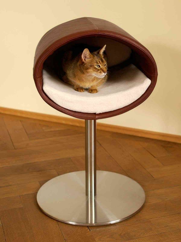 Luxury Rondo Faux Leather Cat Stand